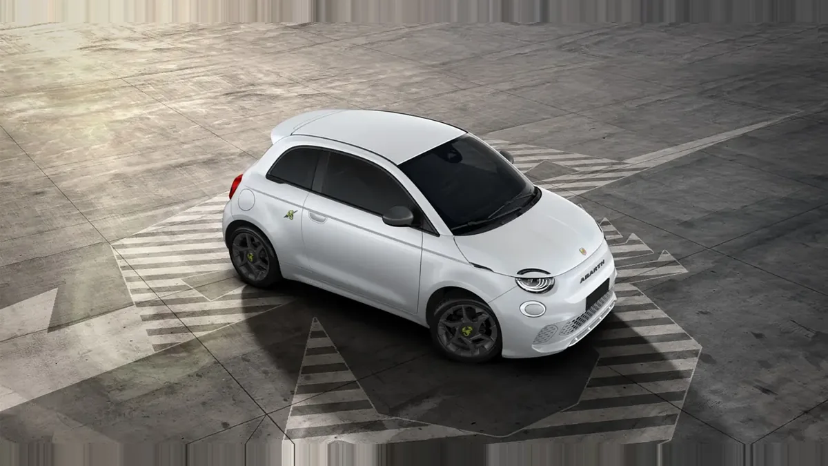 Abarth 500e 42kWh en renting en Málaga — Lateral