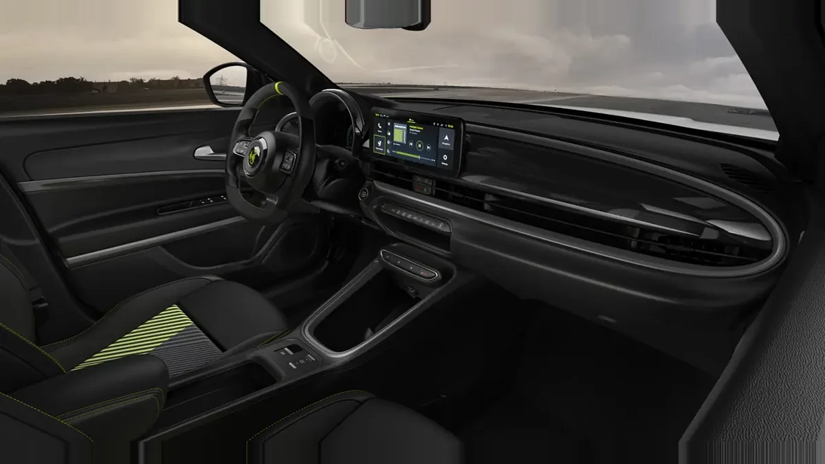 Abarth 600e Turismo en renting en Málaga — Interior