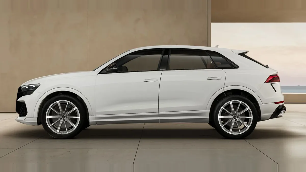 Audi RS Q8 441kW TipTronic en renting en Málaga — Lateral