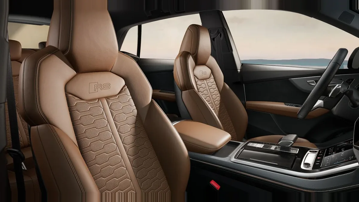 Audi RS Q8 441kW TipTronic en renting en Málaga — Interior