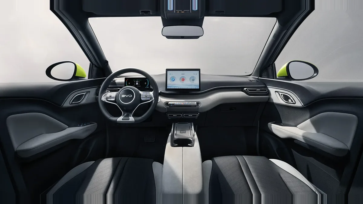 BYD Dolphin Surf Boost en renting en Málaga — Delantera