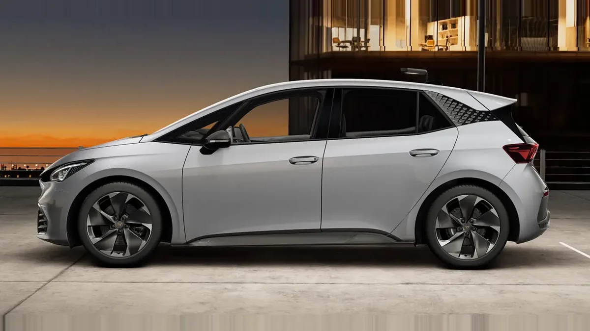 CUPRA Born e-Boost Pack Advanced Plus en renting en Málaga — Lateral