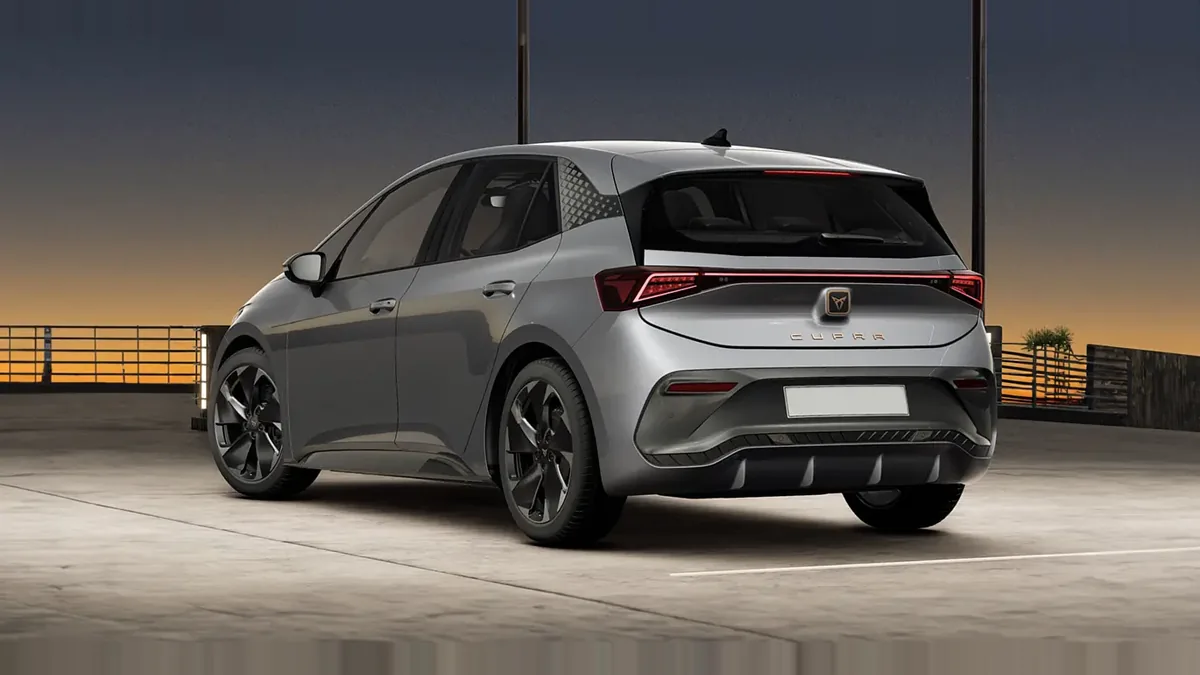 CUPRA Born e-Boost Pack Advanced Plus en renting en Málaga — Trasera