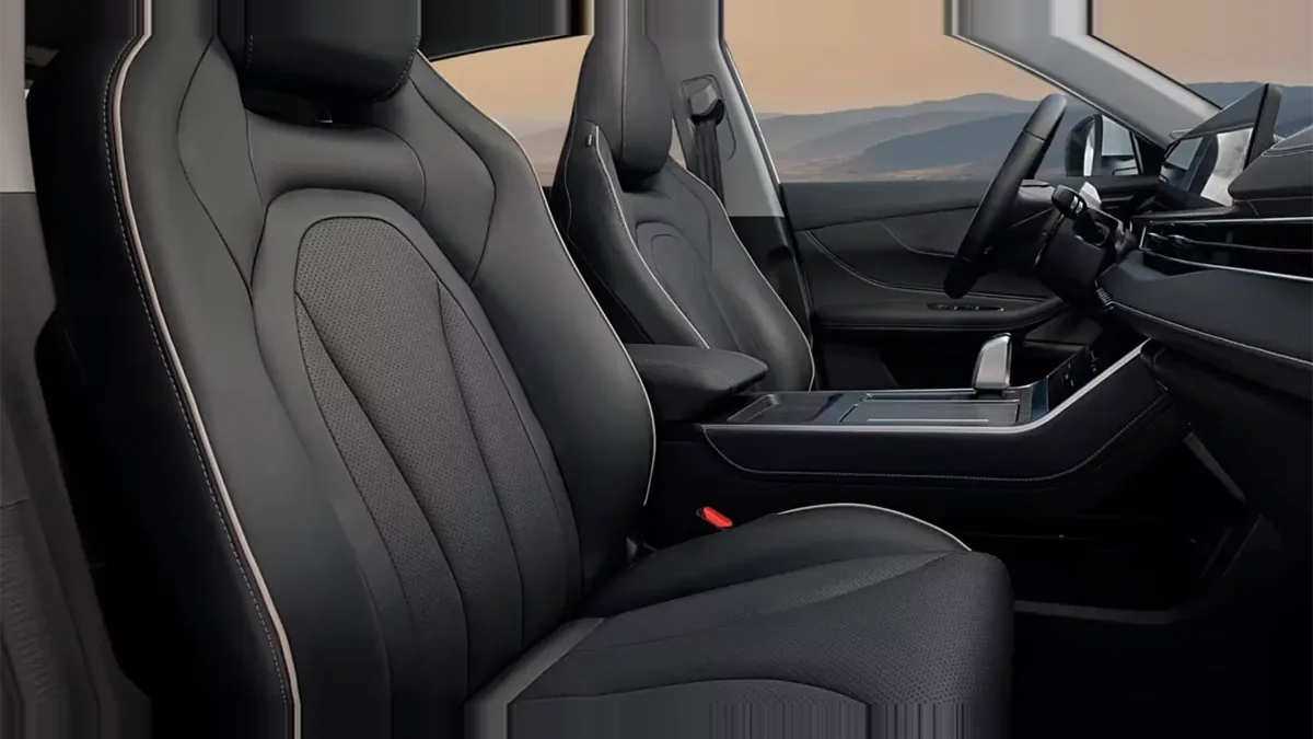 Ebro s400 1.5 DHE HEV Excellent CVT en renting en Málaga — Delantera