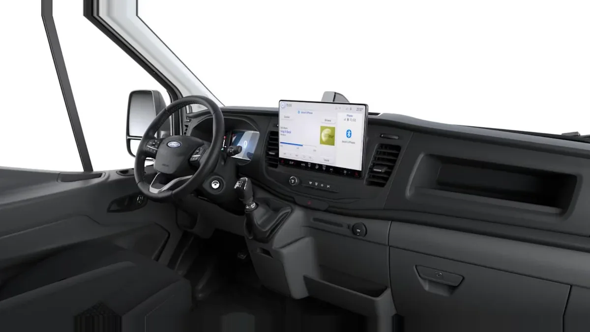 Ford TRANSIT 350 L3 Trend N1 EcoBlue 96kW FWD en renting en Málaga — Delantera