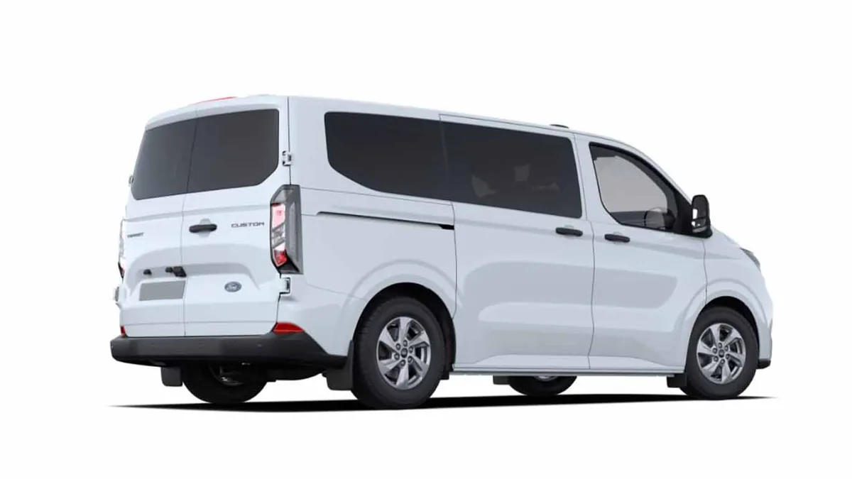 Ford Transit Custom Kombi 2.0 EcoBlue 150Cv 320 L1 Trend M1 II en renting en Málaga — Trasera