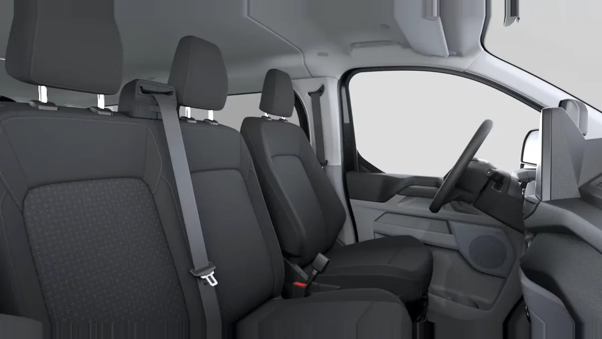 Ford TRANSIT Kombi 2.5 Duratec PHEV 171 340 L1 Trend en renting en Málaga — vista 6