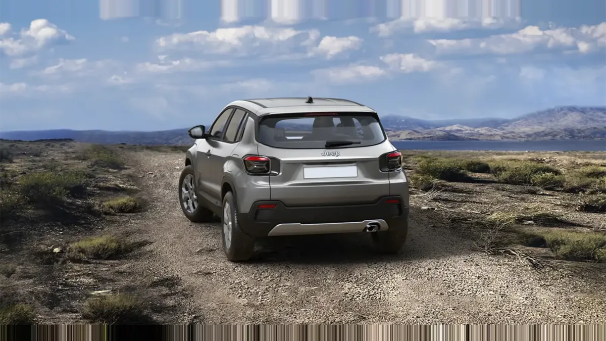 Jeep AVENGER E-HYBRID ALTITUDE en renting en Málaga — Delantera