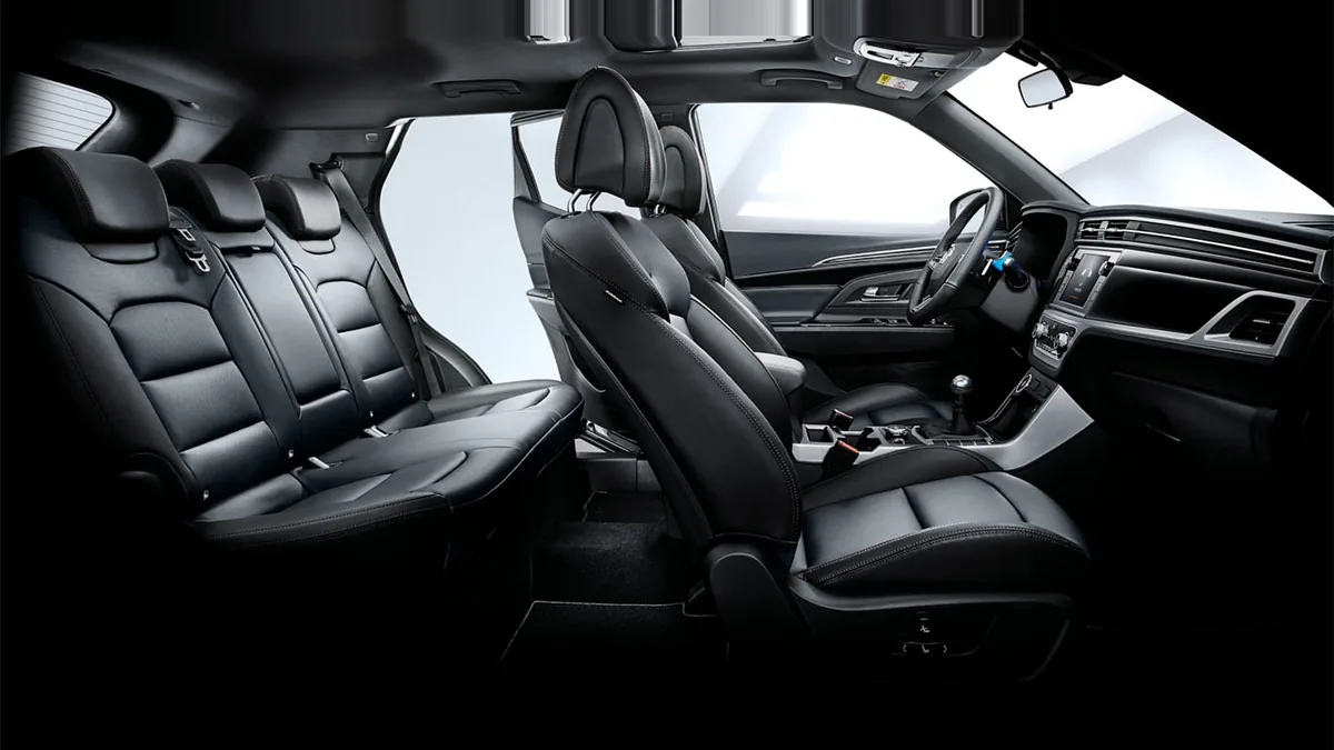 KGM Korando G15 Urban Plus 4x2 en renting en Málaga — Interior