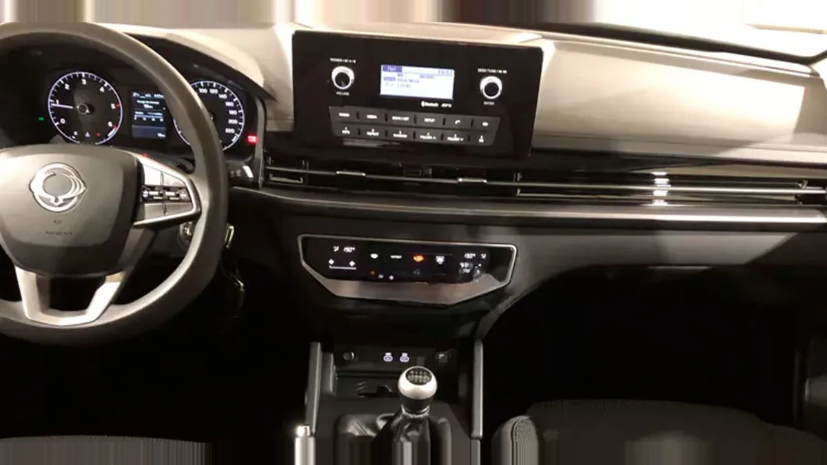KGM Musso Sports D22 DTR Pro en renting en Málaga — Trasera