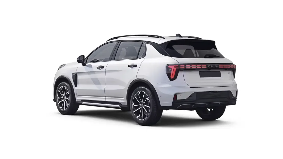 Lynk & Co 01 1.5 PHEV Core en renting en Málaga — Trasera