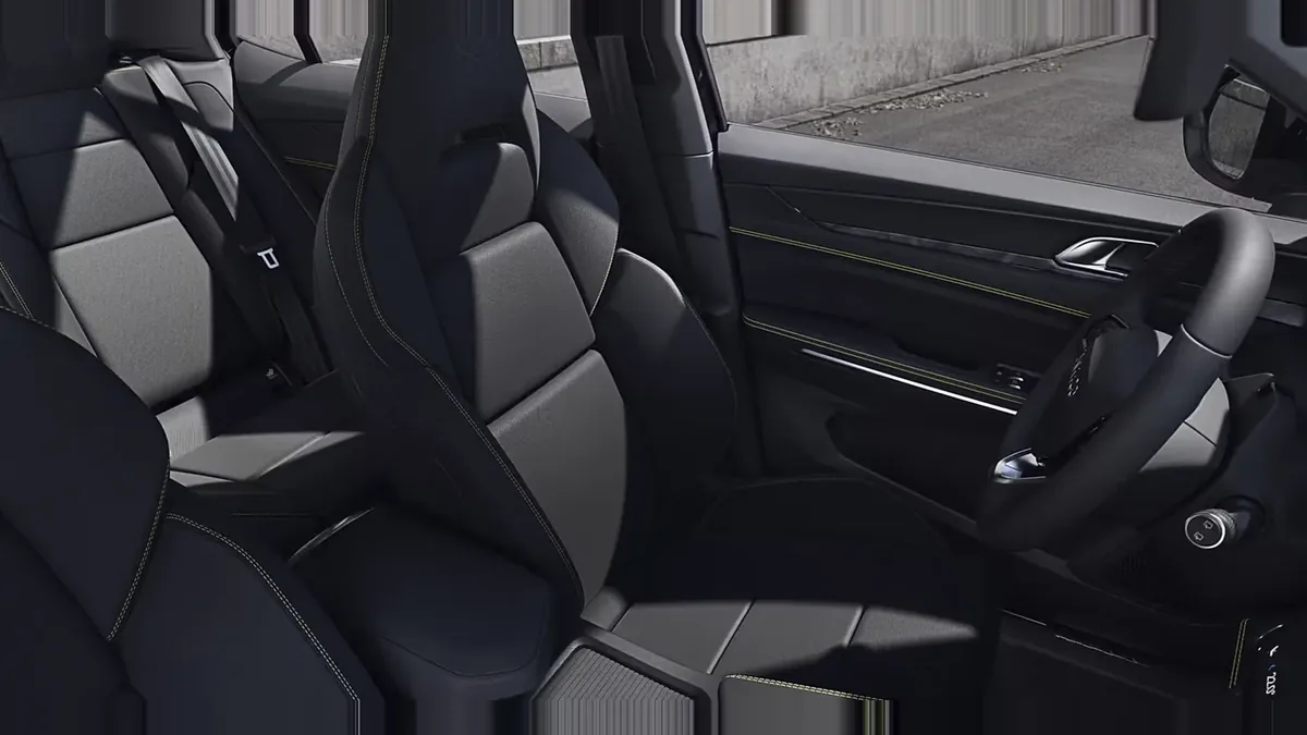Lynk & Co 01 1.5 PHEV Core en renting en Málaga — Interior