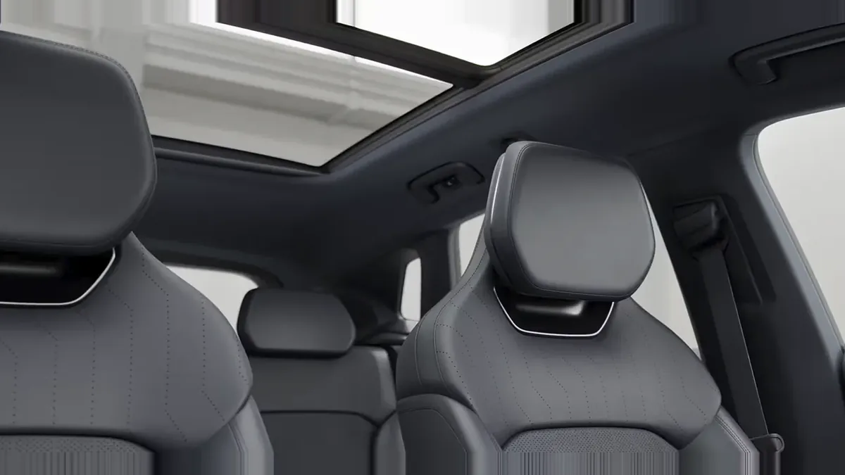 Lynk & Co 08 1.5 PHEV Core en renting en Málaga — Interior