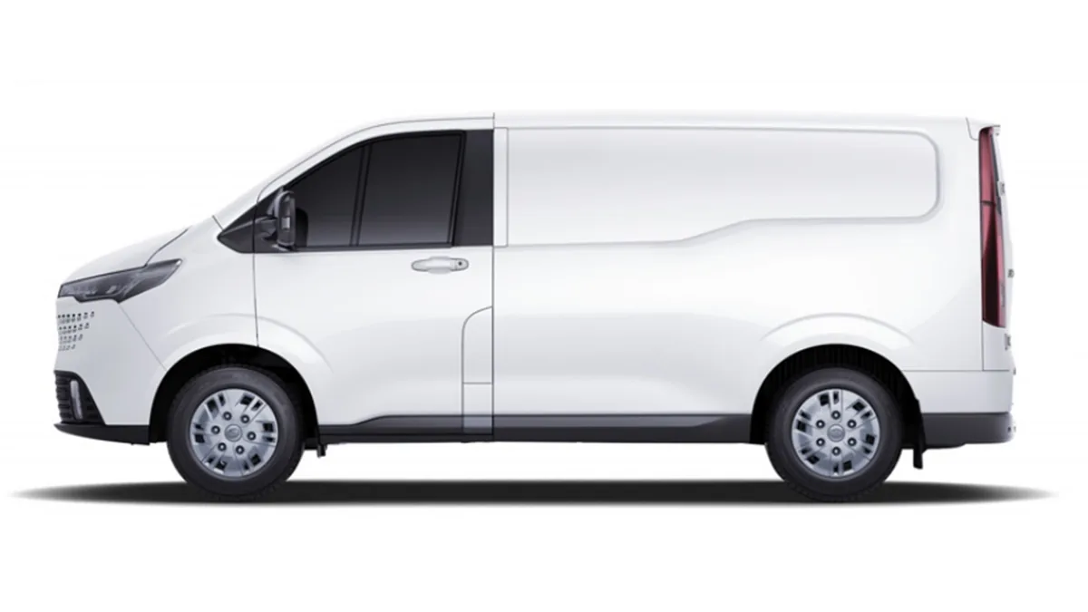 Maxus DELIVER 7 L1H1 CT3 (MERCANCIAS TERCEROS) en renting en Málaga — Lateral