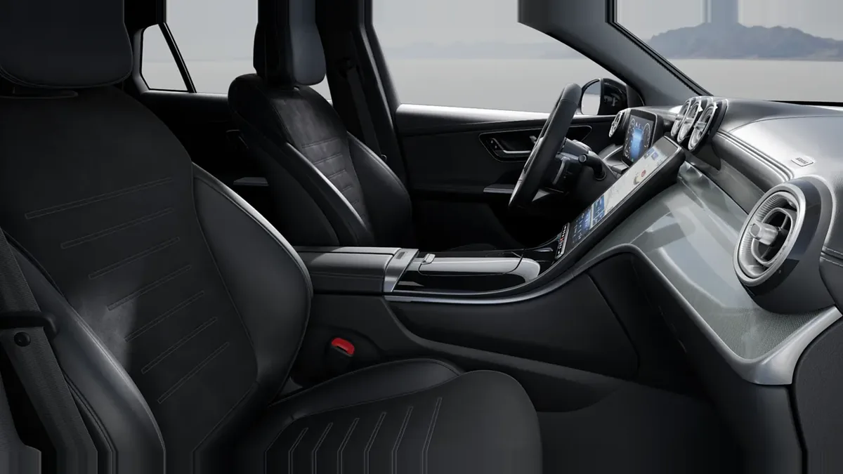 Mercedes-Benz GLC Coupé 300 de 4MATIC QS en renting en Málaga — Interior