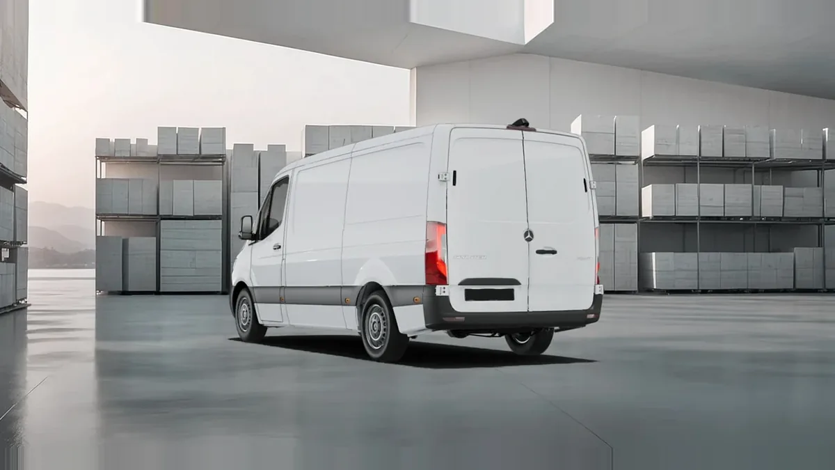 Mercedes-Benz Sprinter 315 CDI Medio Pro en renting en Málaga — Trasera