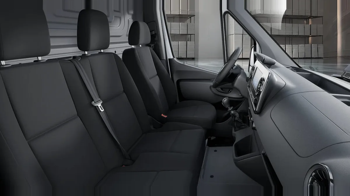 Mercedes-Benz Sprinter 315 CDI Medio Pro en renting en Málaga — Interior