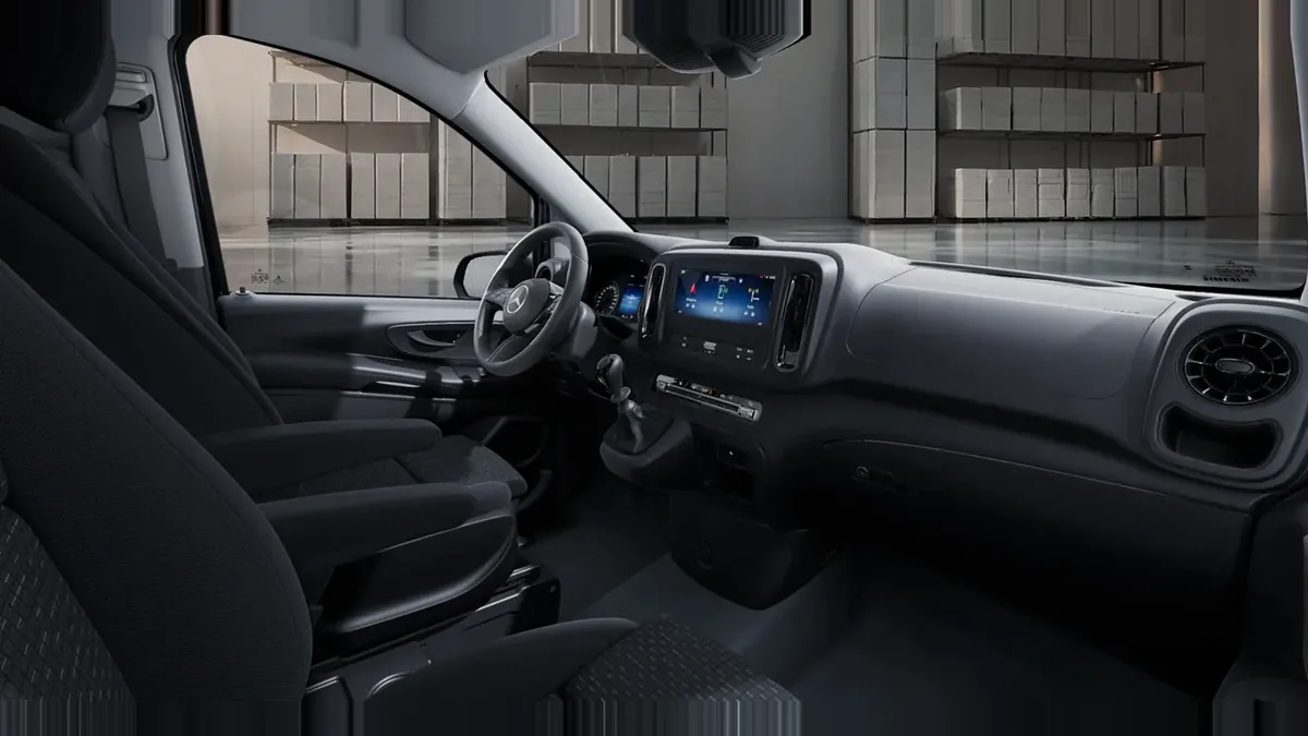 Mercedes-Benz Vito 110CDI 75kW Furgón Pro Larga en renting en Málaga — Interior