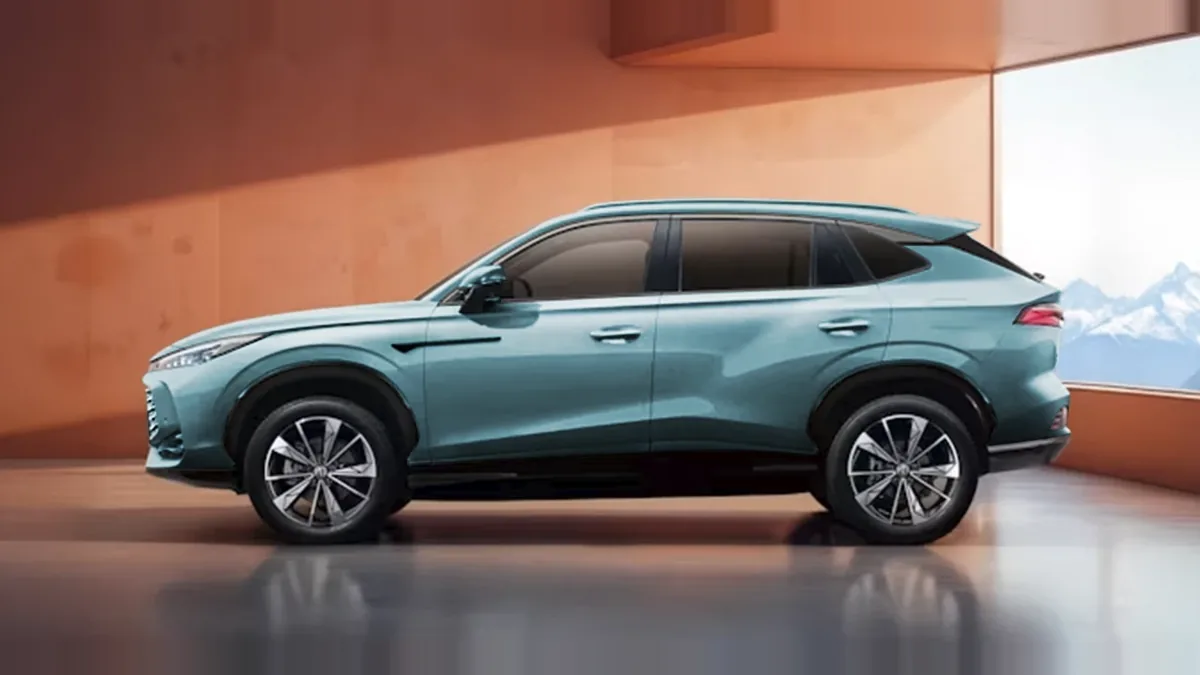 MG HS 1.5 Hybrid Comfort en renting en Málaga — Lateral