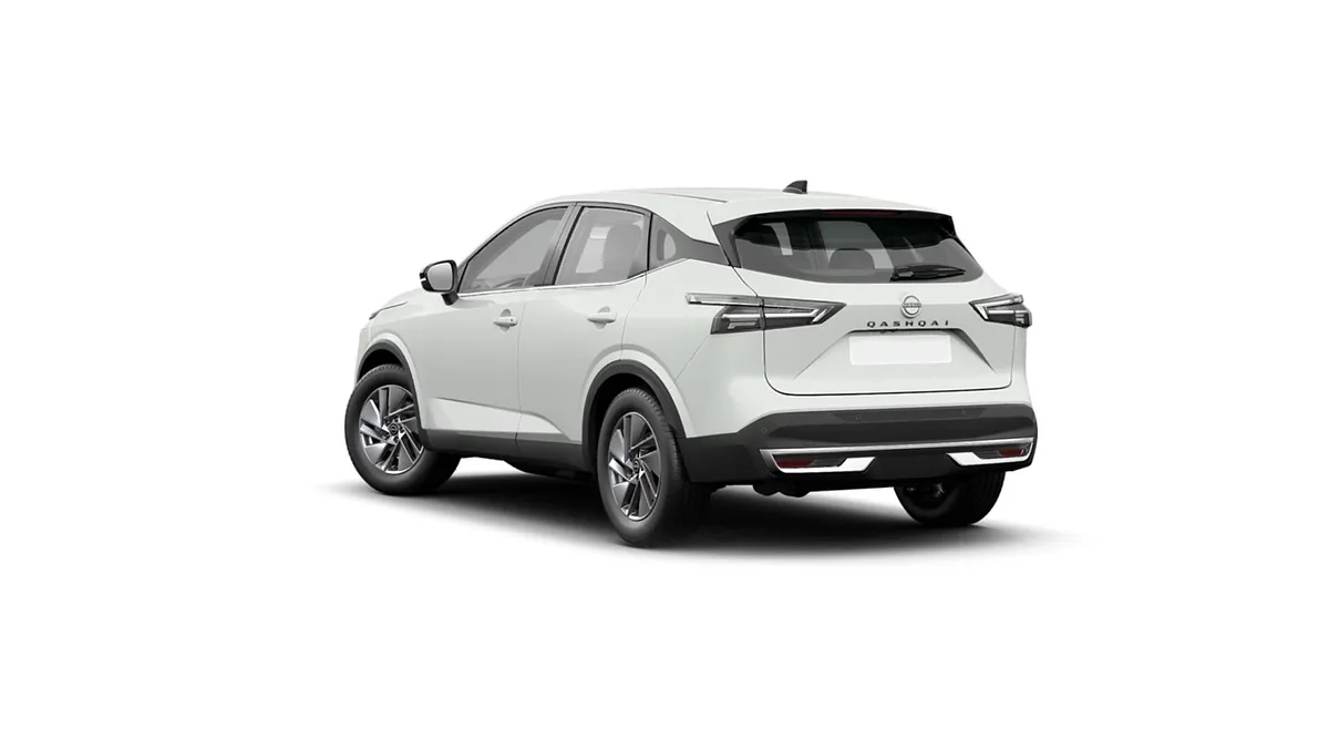 Nissan Qashqai DIG-T 158CV MHEV 4x2 Acenta WHT en renting en Málaga — Trasera