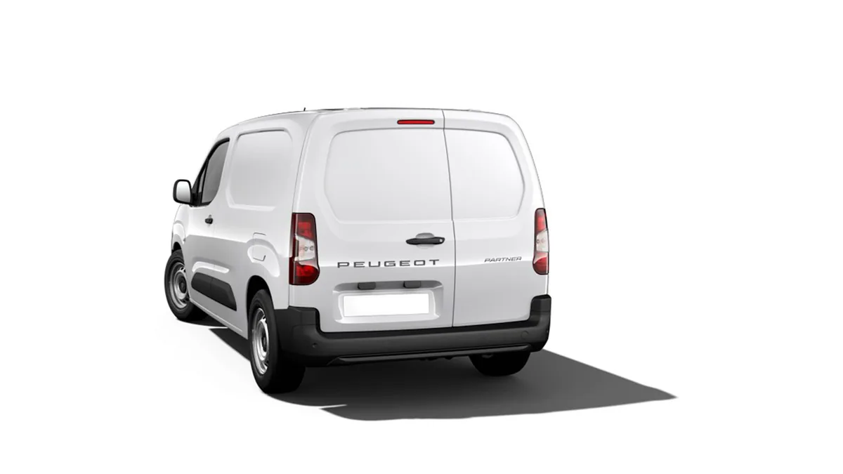 Peugeot Partner Furgón M Diésel 100CV Man en renting en Málaga — Trasera