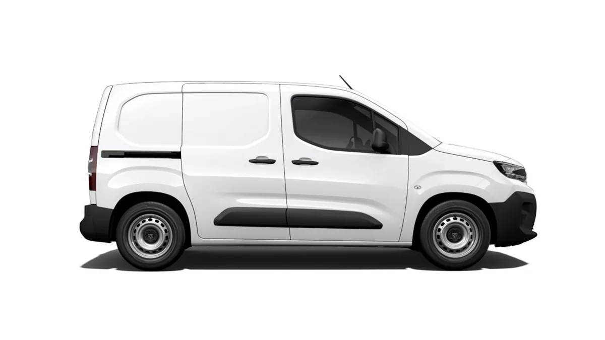 Peugeot Partner Furgón M Diésel 100CV Man en renting en Málaga — vista 6