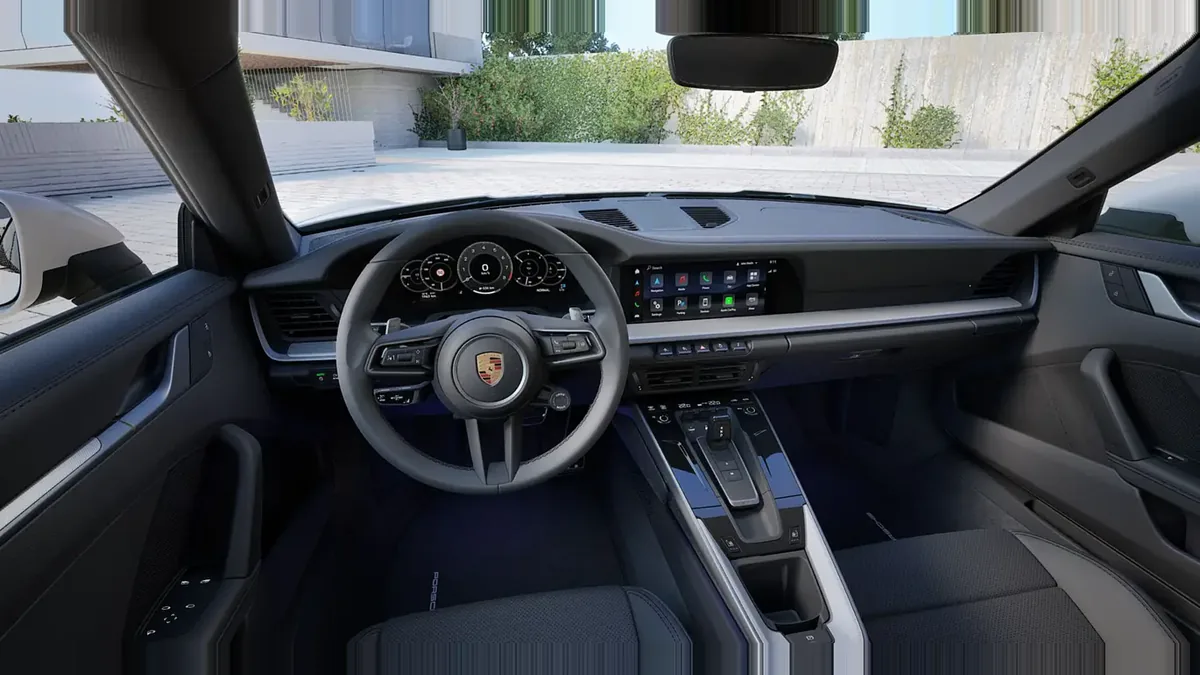 Porsche 911 Carrera en renting en Málaga — Delantera