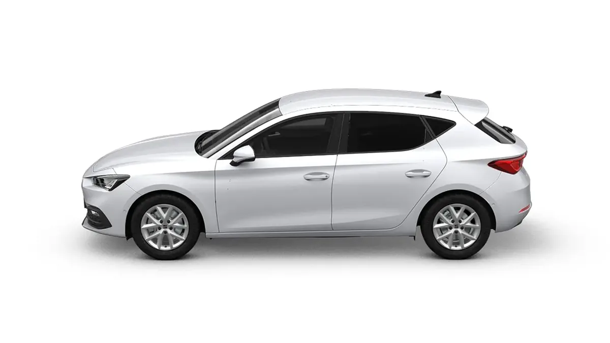 SEAT León 1.5 eTSI DSG-7 S&S Style XL en renting en Málaga — Trasera