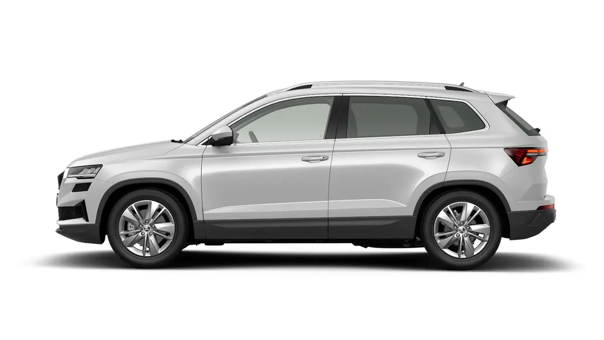 Škoda Karoq Selection 2.0 TDI DSG en renting en Málaga — Trasera
