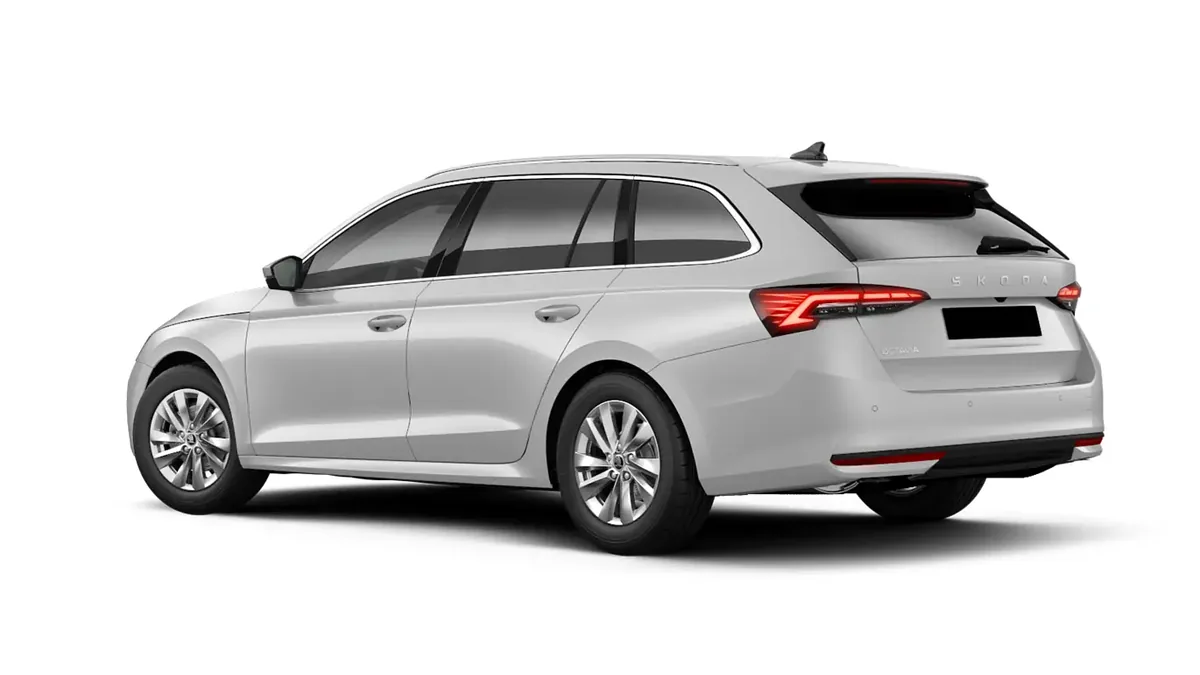 Škoda Octavia Combi Selection 2.0 TDI 150CV DSG 7vel en renting en Málaga — Trasera