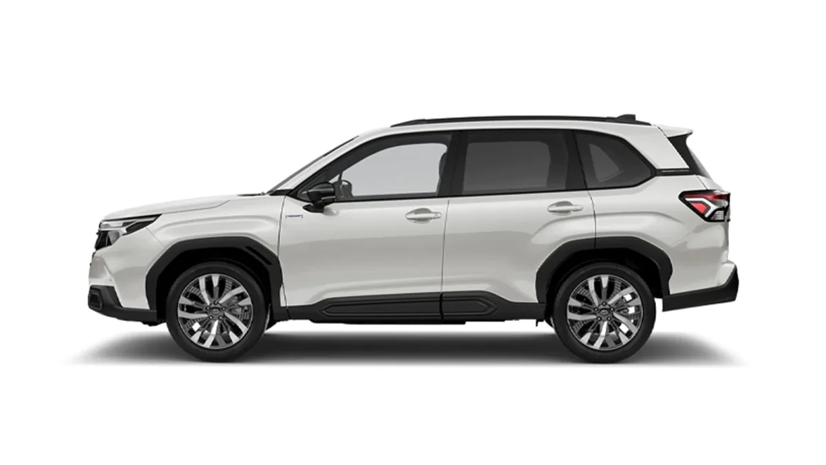 Subaru Forester 2.0i Hybrid Field CVT en renting en Málaga — Trasera