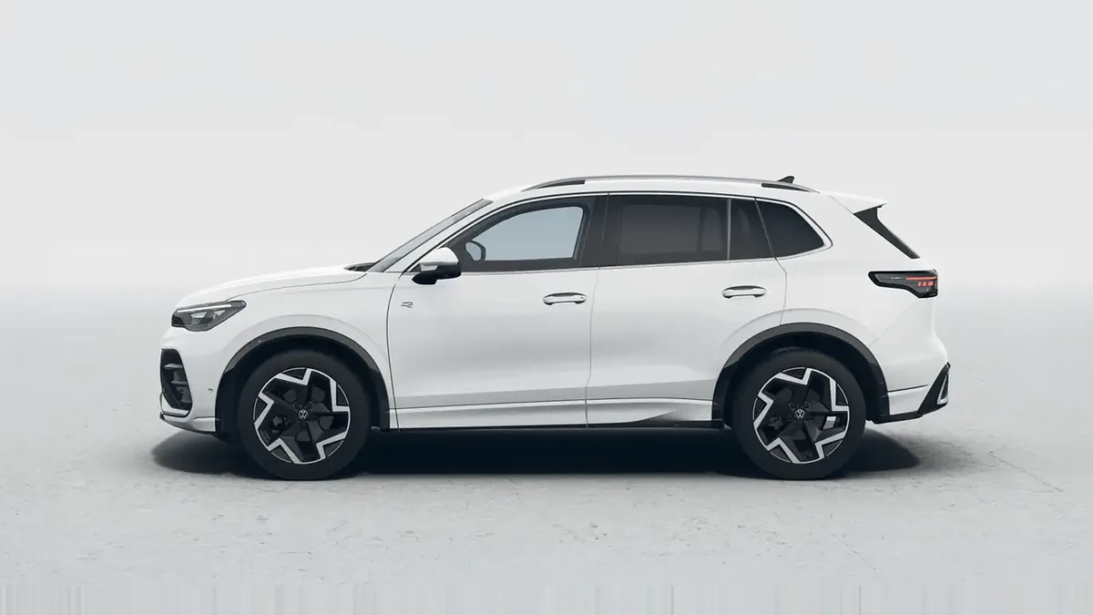 Volkswagen Tiguan R-Line 1.5 eTSI 110kW DSG en renting en Málaga — Trasera